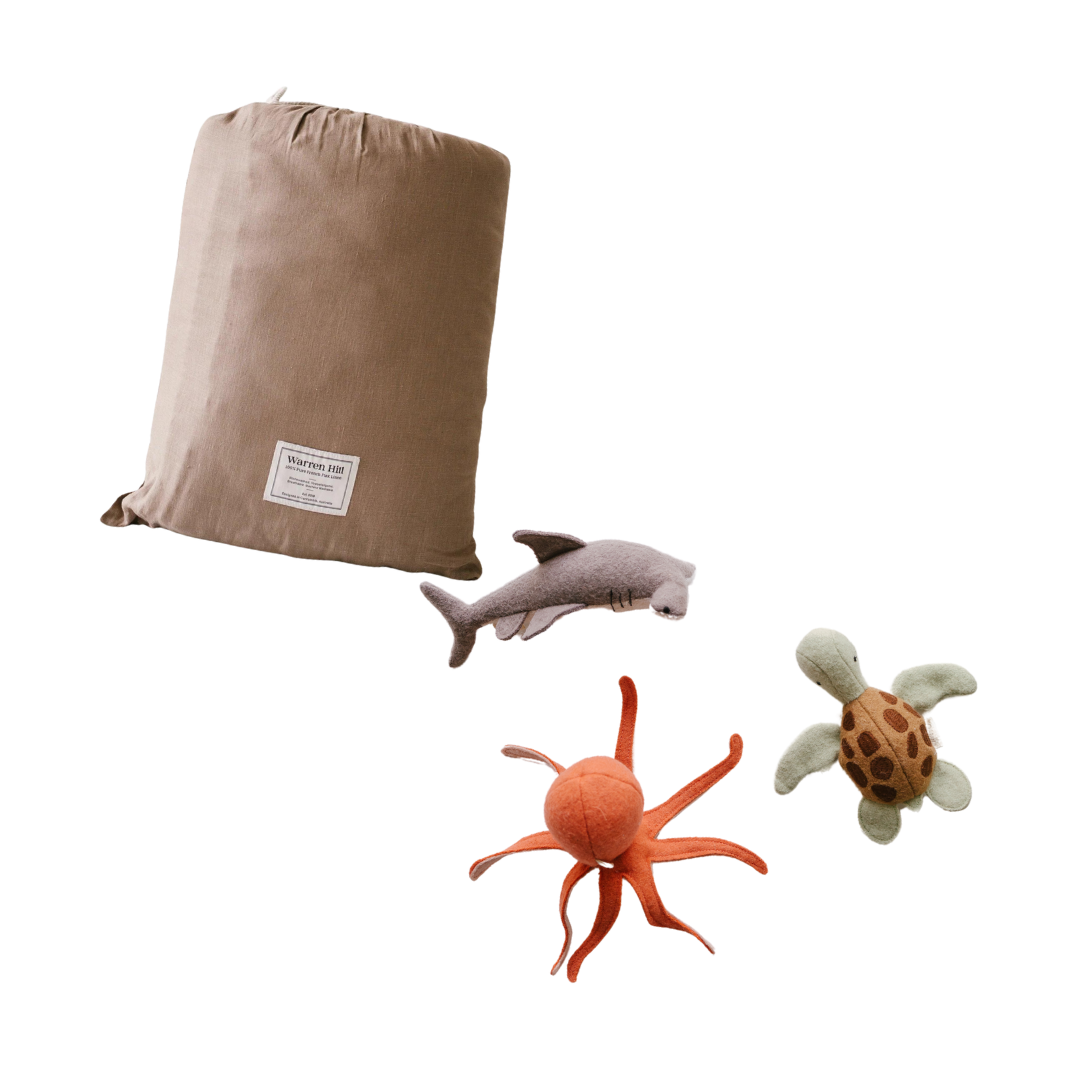 This biglittlethings octopus-themed play time gift set showcases the creativity and playfulness of these intelligent creatures.